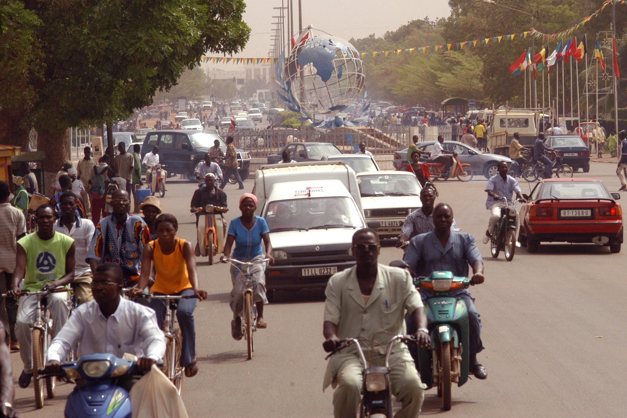 buzz in ouagadougou, at the place des nations unies