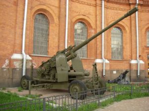 100-mm anti-aircraft gun KS-19 in Saint Petersburg Artillery museum via: wikipedia